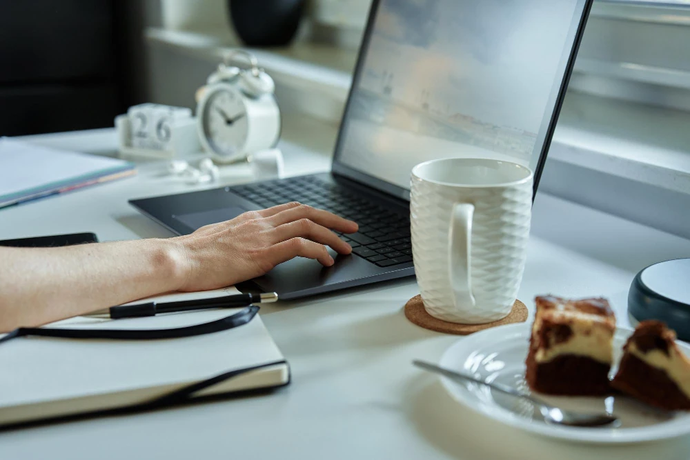 Kadry i płace online w Łodzi – zdalna obsługa dokumentów pracowniczych